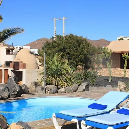 Typisches Kanarisches Steinhaus Mit Privatem Pool In By Interhome Feriehus