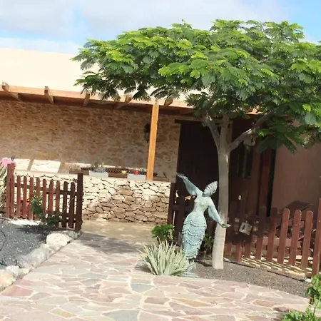 Typisches Kanarisches Steinhaus Mit Privatem Pool In By Interhome Feriehus
