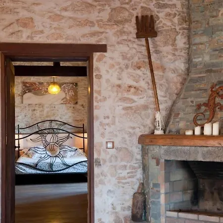 Typisches Kanarisches Steinhaus Mit Privatem Pool In By Interhome