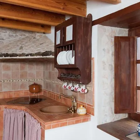 Feriehus Typisches Kanarisches Steinhaus Mit Privatem Pool In By Interhome *