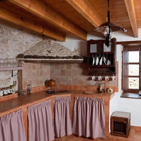 Typisches Kanarisches Steinhaus Mit Privatem Pool In By Interhome Feriehus *